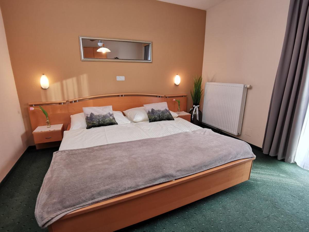 Hotel & Wirtshaus Hoedl-Kaplan Feldbach  Phòng bức ảnh
