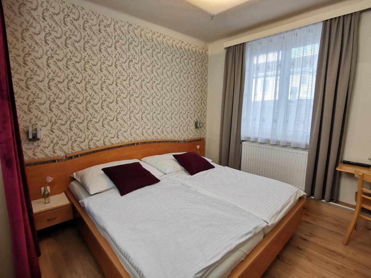 Hotel & Wirtshaus Hoedl-Kaplan Feldbach  Phòng bức ảnh