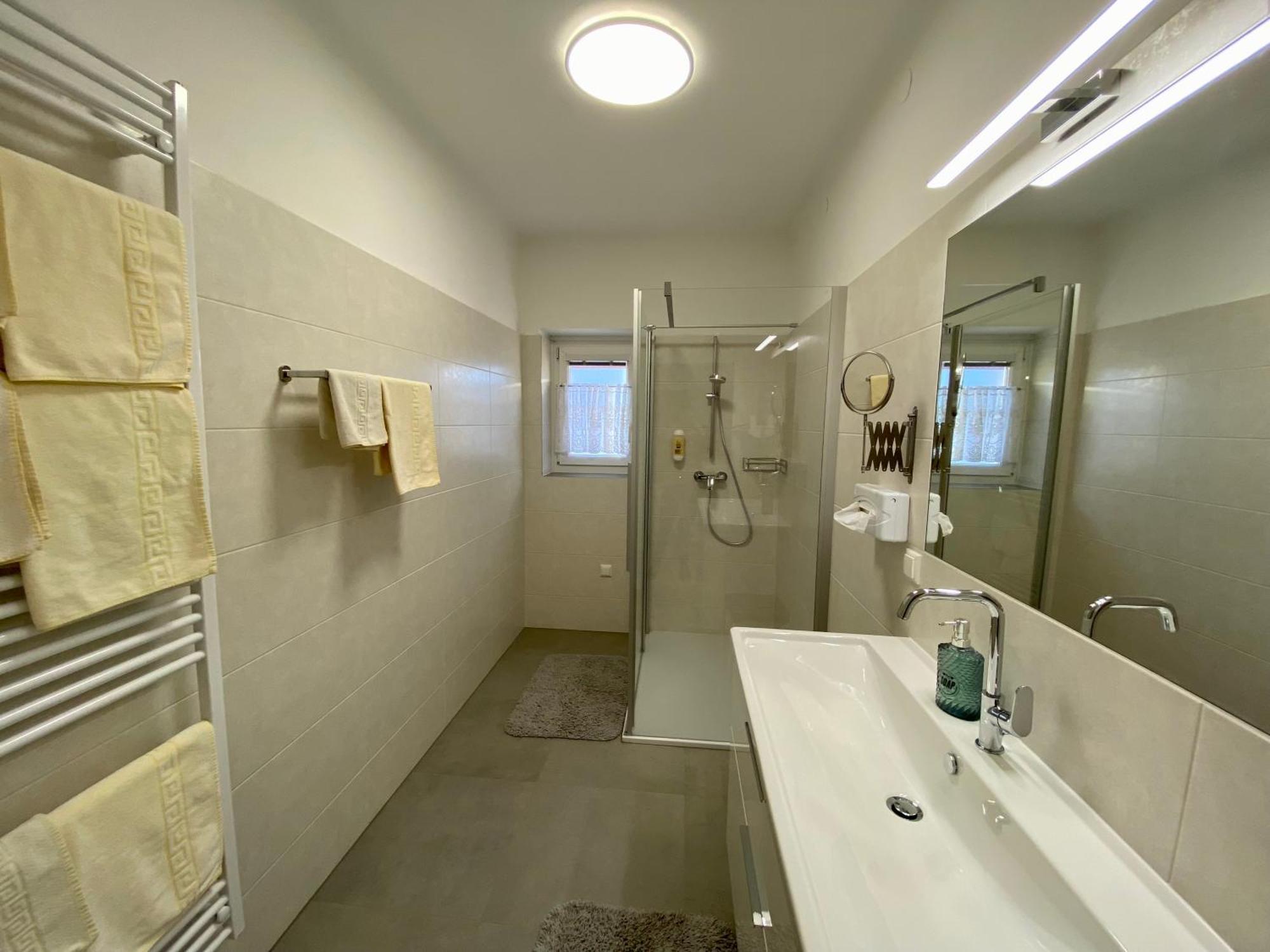 Hotel & Wirtshaus Hoedl-Kaplan Feldbach  Phòng bức ảnh