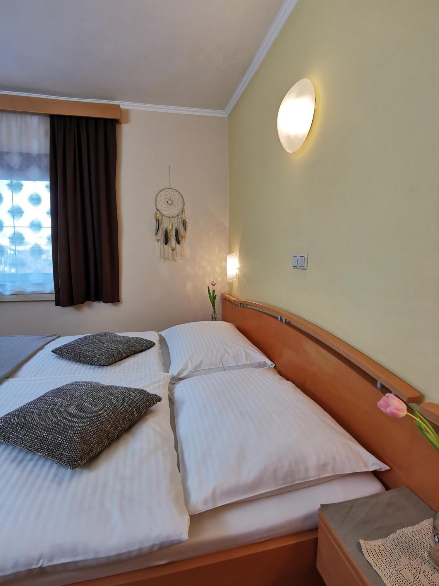 Hotel & Wirtshaus Hoedl-Kaplan Feldbach  Phòng bức ảnh