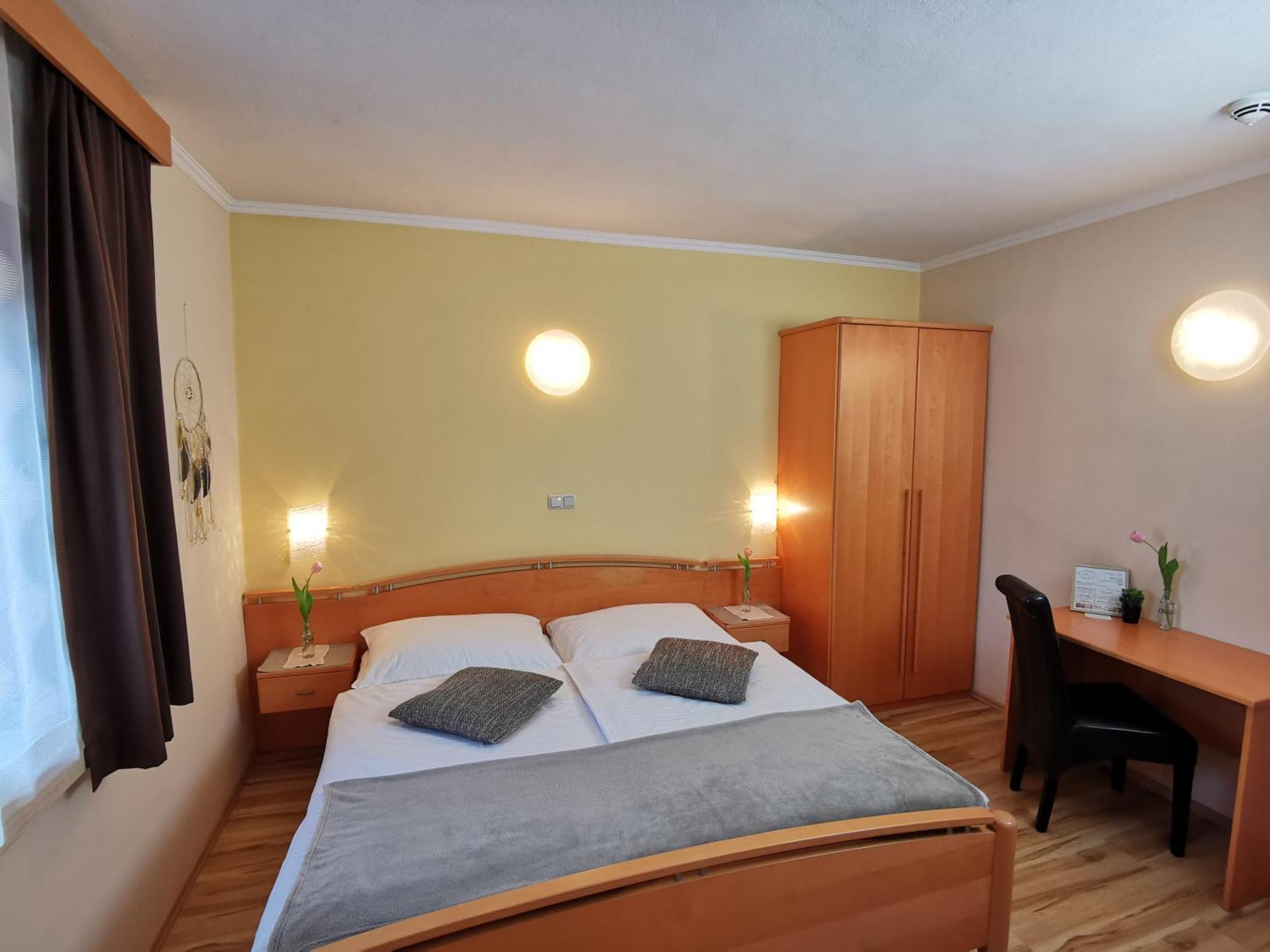 Hotel & Wirtshaus Hoedl-Kaplan Feldbach  Phòng bức ảnh