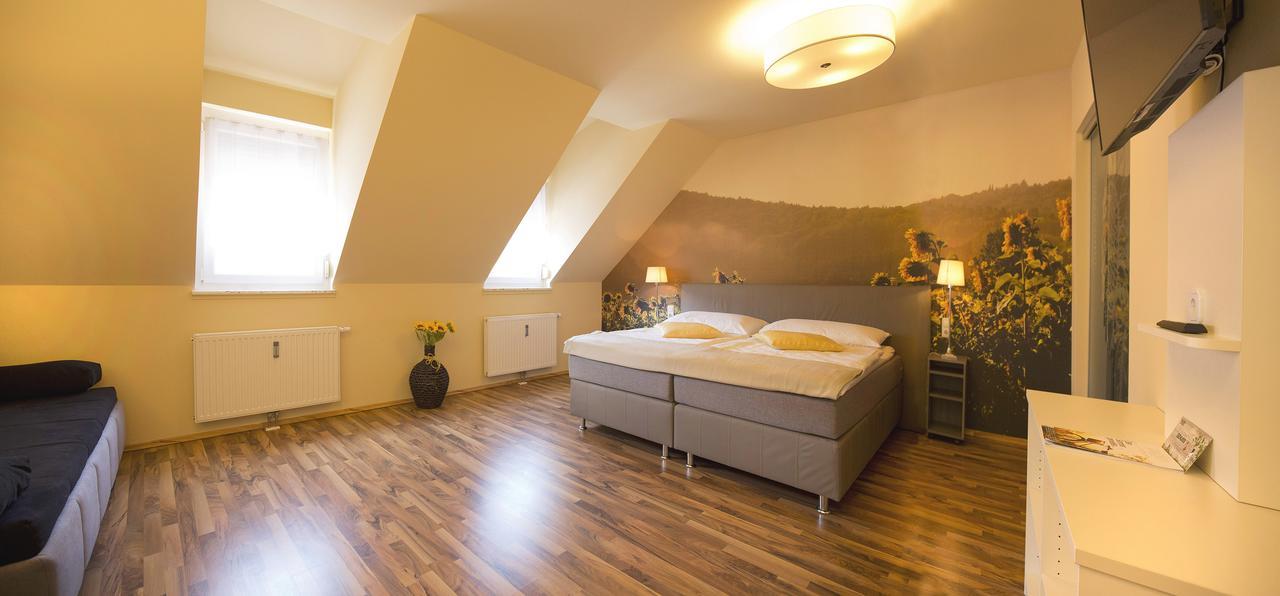 Hotel & Wirtshaus Hoedl-Kaplan Feldbach  Ngoại thất bức ảnh